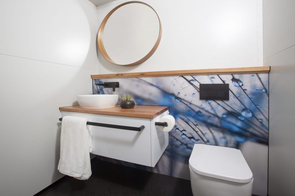 benefits of portable ensuite in a construction site