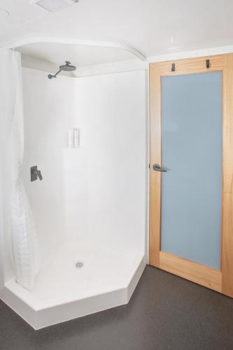 large-portable-shower-min